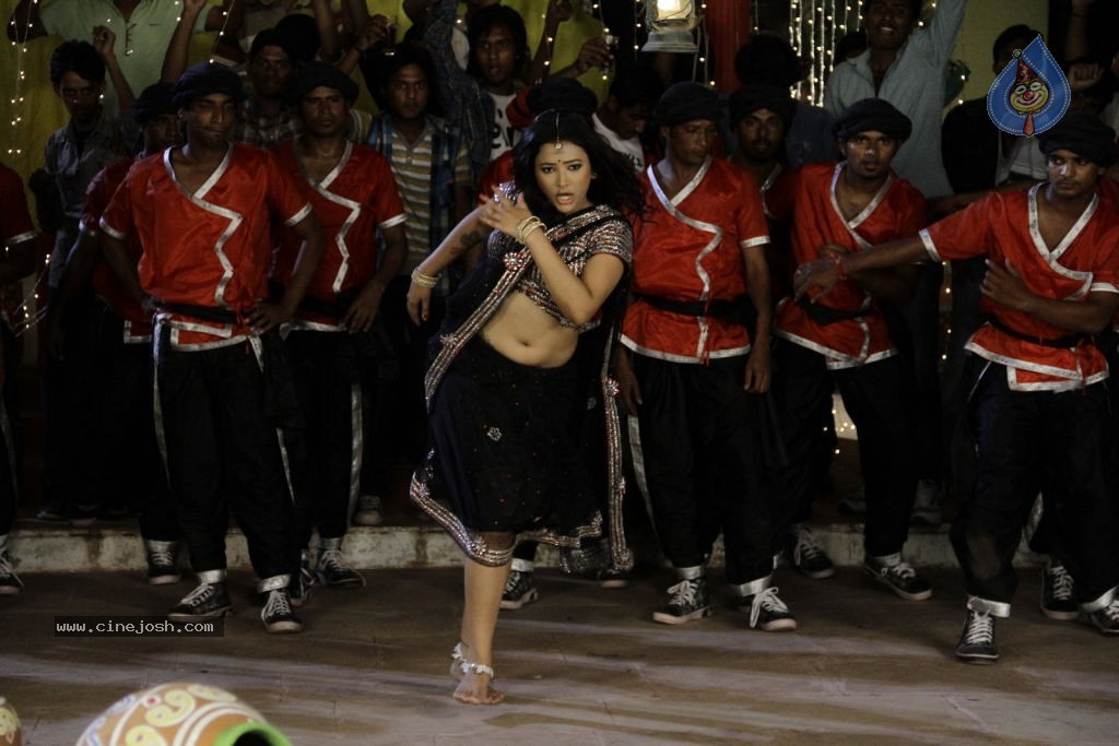 Swetha Basu Prasad New Spicy Stills - 149 / 151 photos