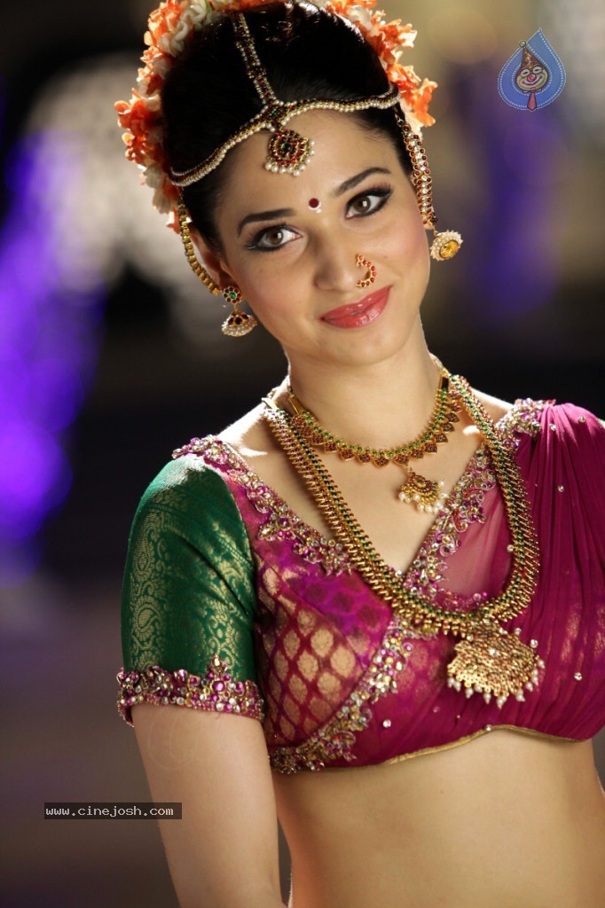 Tamanna New Hot Gallery - 52 / 140 photos