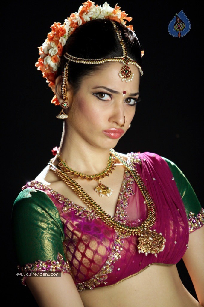 Tamanna New Hot Gallery - 88 / 140 photos
