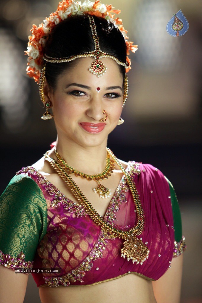 Tamanna New Hot Gallery - 92 / 140 photos