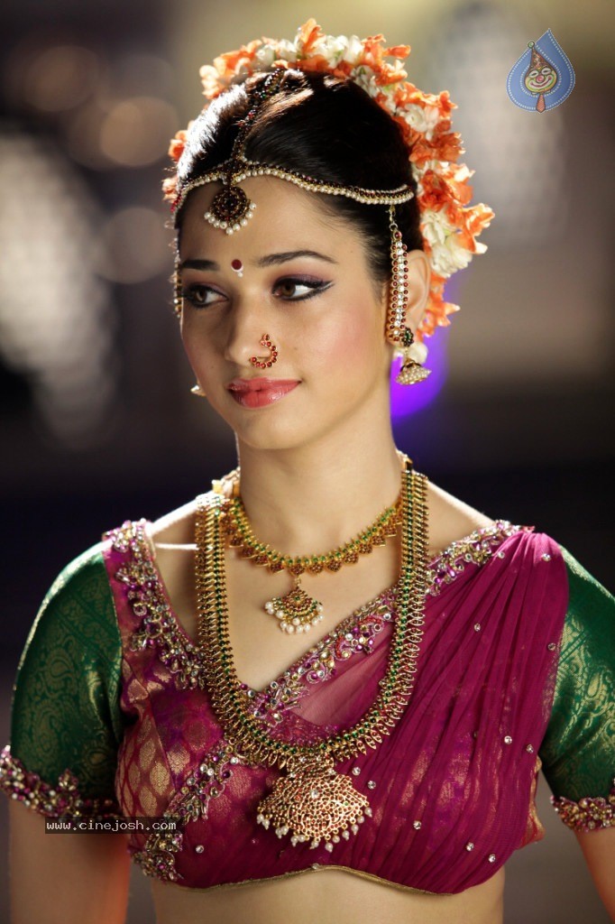 Tamanna New Hot Gallery - 109 / 140 photos