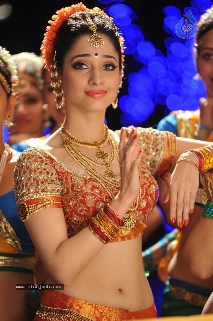 Tamanna New Hot Pics - 17 / 35 photos