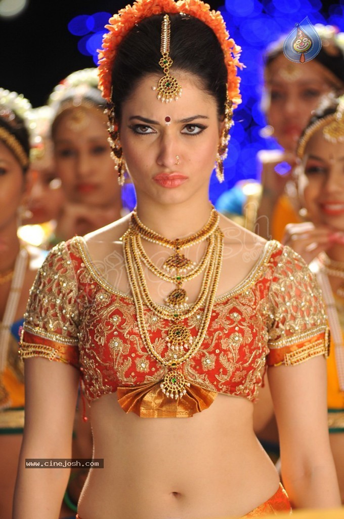 Tamanna New Hot Pics - 25 / 35 photos