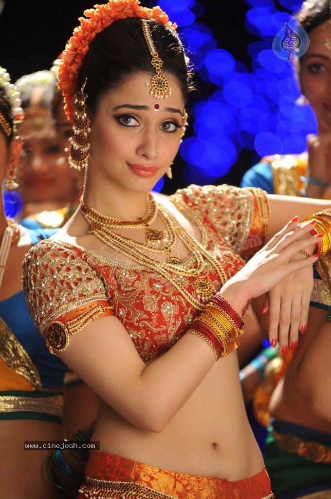 Tamanna New Hot Pics - 26 / 35 photos