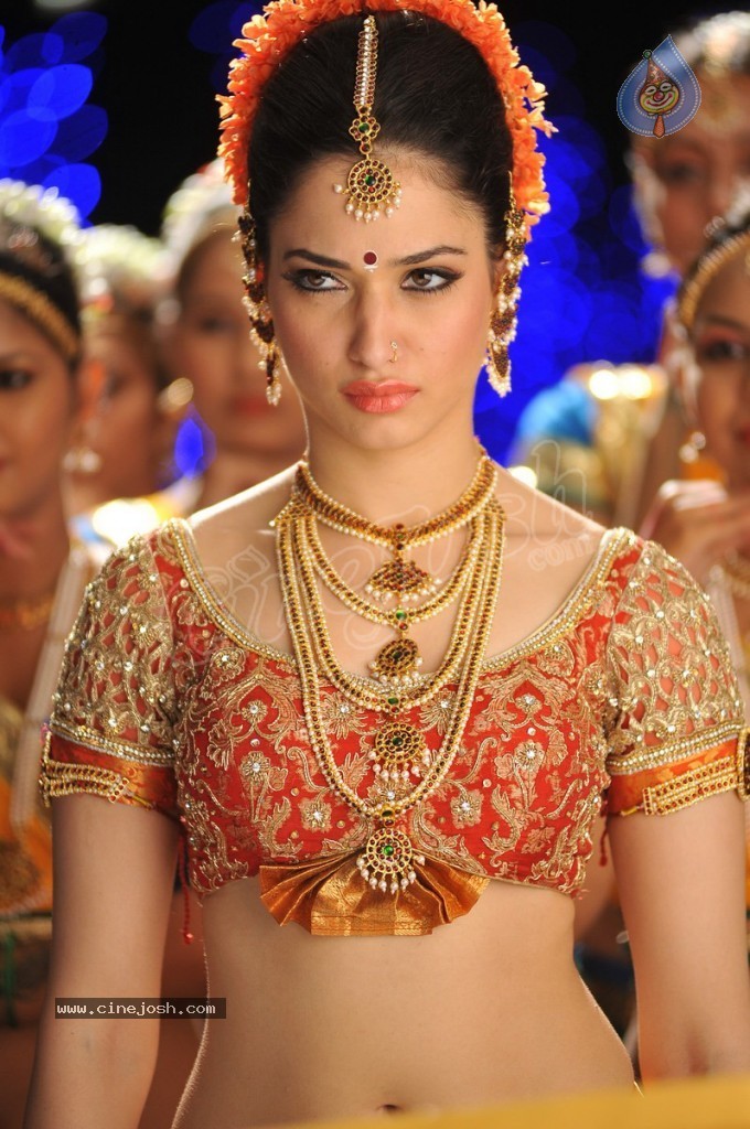 Tamanna New Hot Pics - 27 / 35 photos