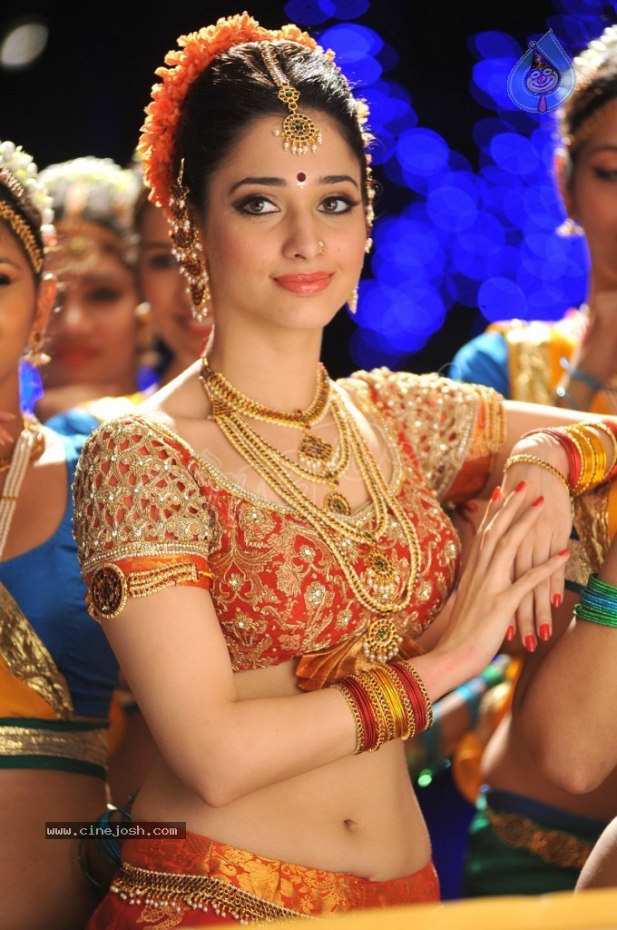 Tamanna New Hot Pics - 32 / 35 photos