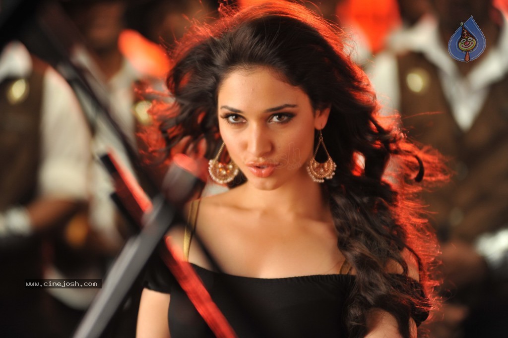 Tamanna New Spicy Stills - 34 / 113 photos