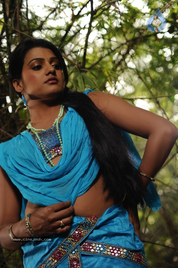 Tashu Kaushik Hot Photos - 43 / 43 photos