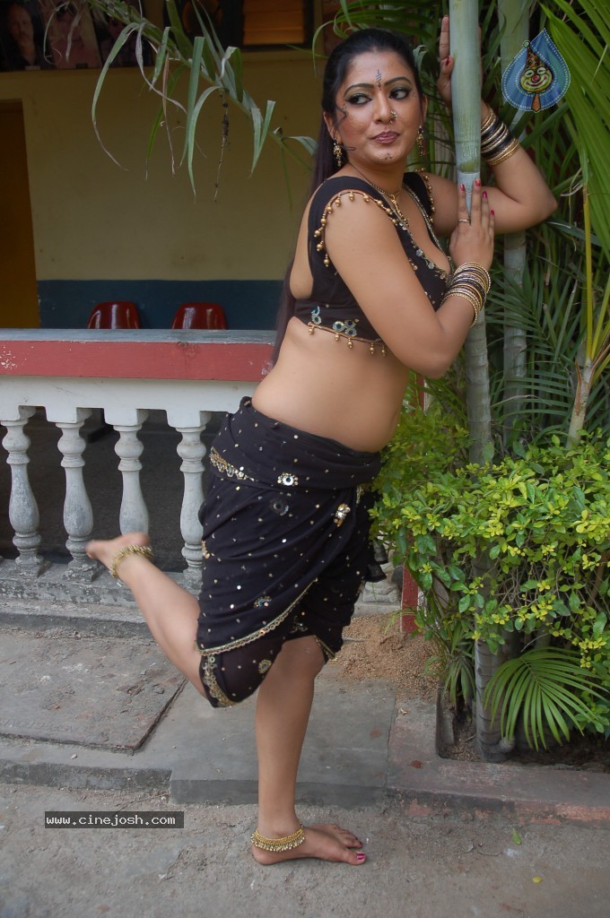 Taslima Sheik Spicy Stills - 4 / 97 photos