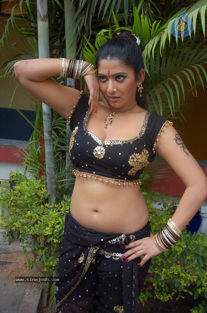Taslima Sheik Spicy Stills - 19 / 97 photos