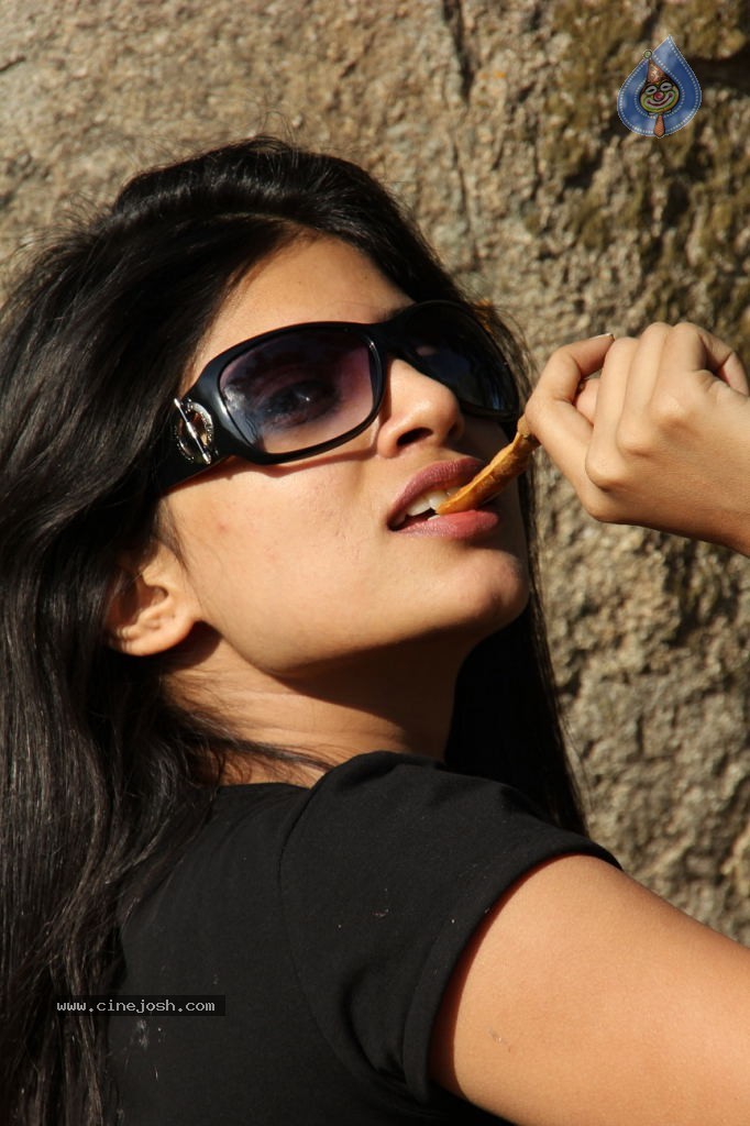 Theatre lo Movie Hot Stills - 9 / 16 photos