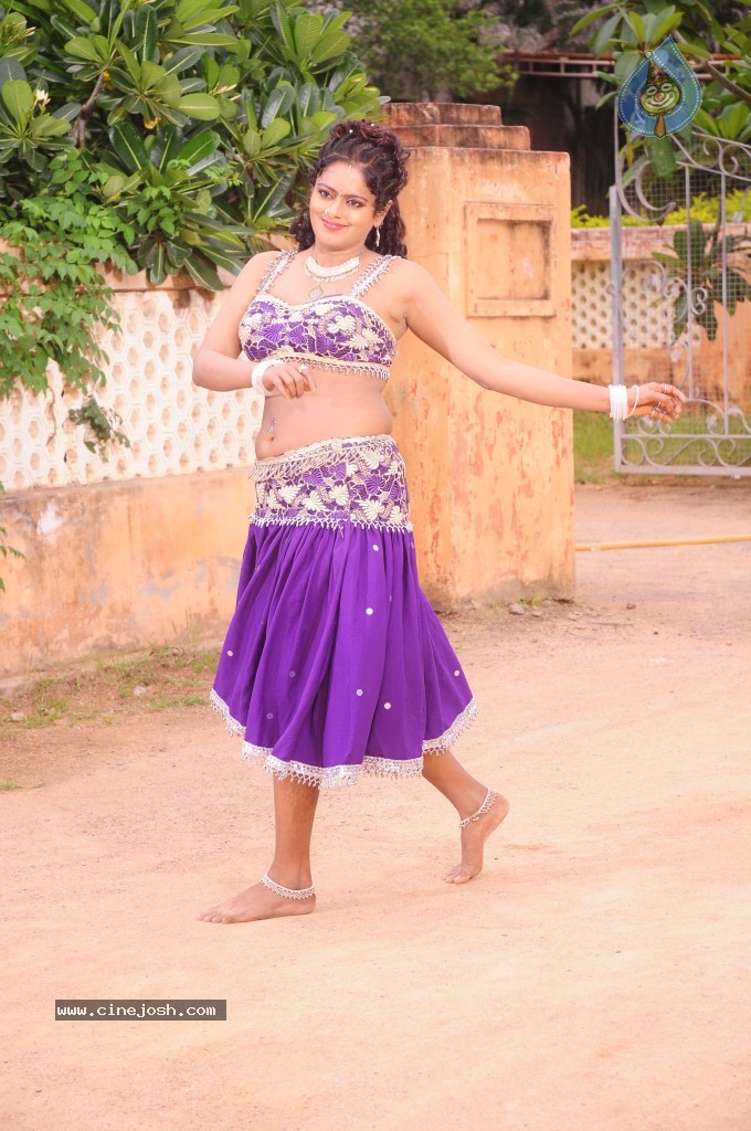 Vahini Hot Gallery - 20 / 78 photos