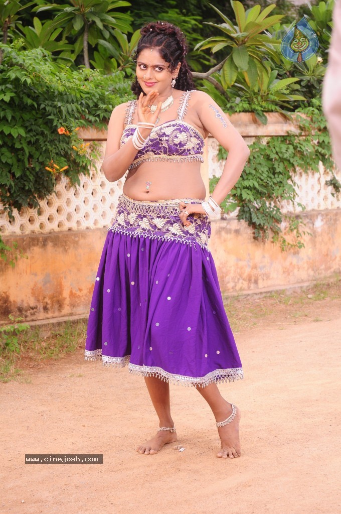 Vahini Hot Gallery - 30 / 78 photos