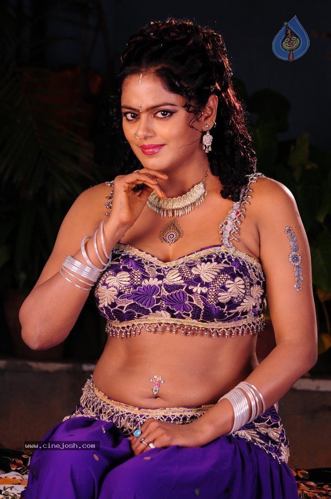 Vahini Hot Gallery - 34 / 78 photos