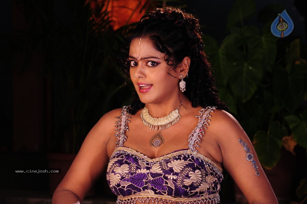 Vahini Hot Gallery - 59 / 78 photos