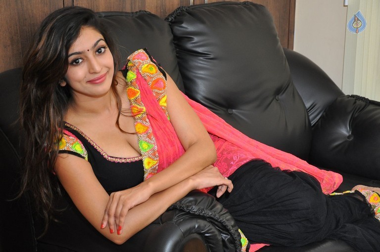 Vaibhavi Joshi Spicy Photos - 8 / 42 photos