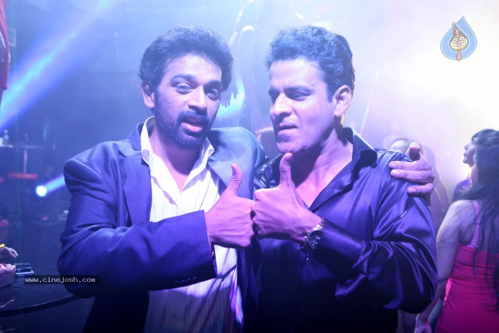 Vetadu Ventadu Movie Item Song Stills - 10 / 105 photos