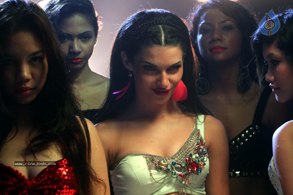 Vetadu Ventadu Movie Item Song Stills - 23 / 105 photos