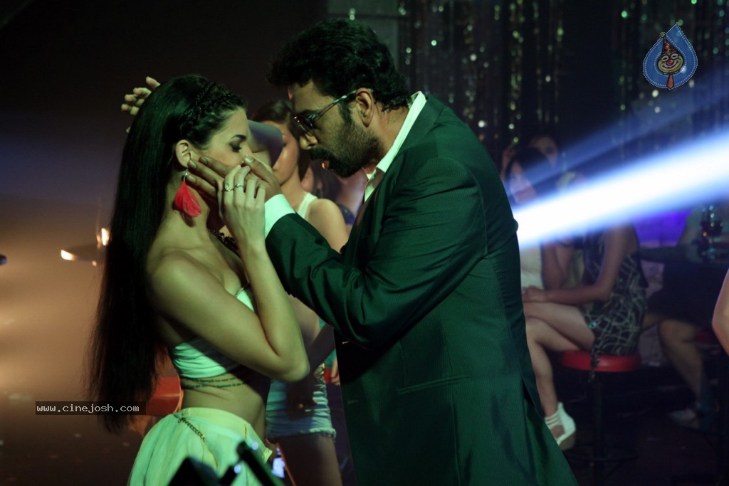 Vetadu Ventadu Movie Item Song Stills - 74 / 105 photos
