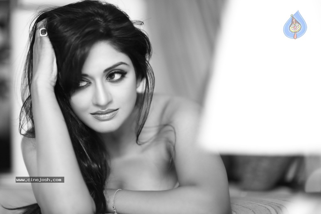 Vimala Raman Latest Portfolio  - 3 / 12 photos