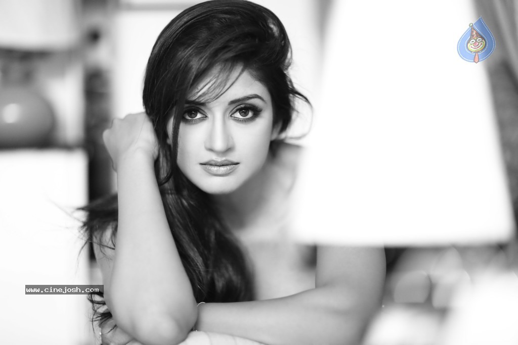 Vimala Raman Latest Portfolio  - 9 / 12 photos