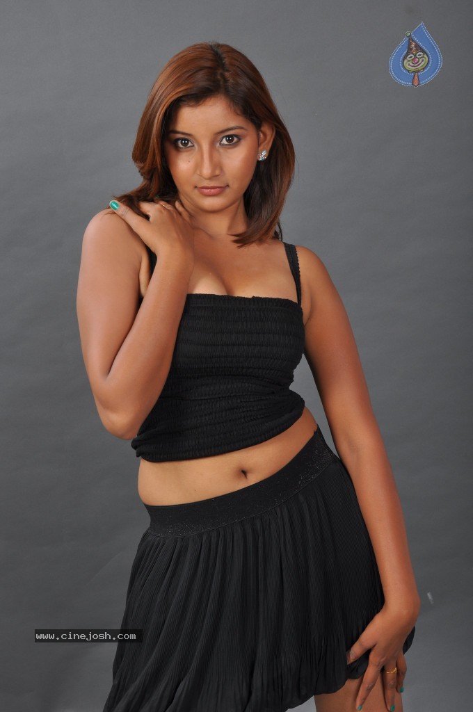 Vinni Spicy Stills - 10 / 50 photos