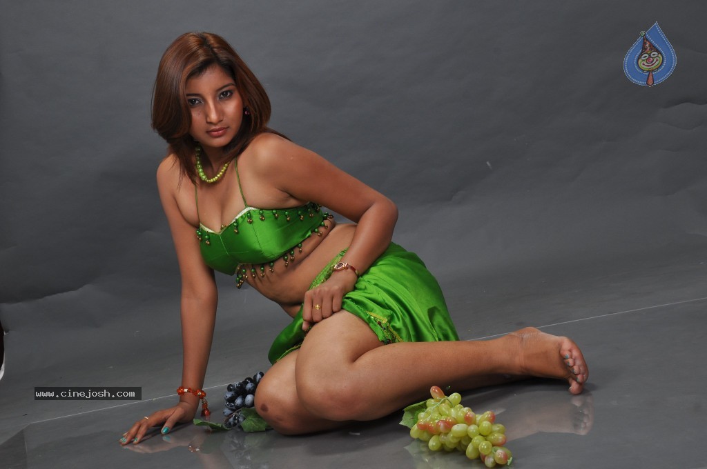 Vinni Spicy Stills - 48 / 50 photos