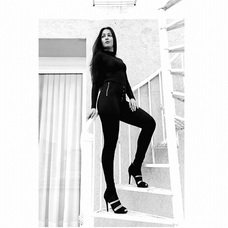 Catherine Tresa Alexander Pics - 1 / 5 photos