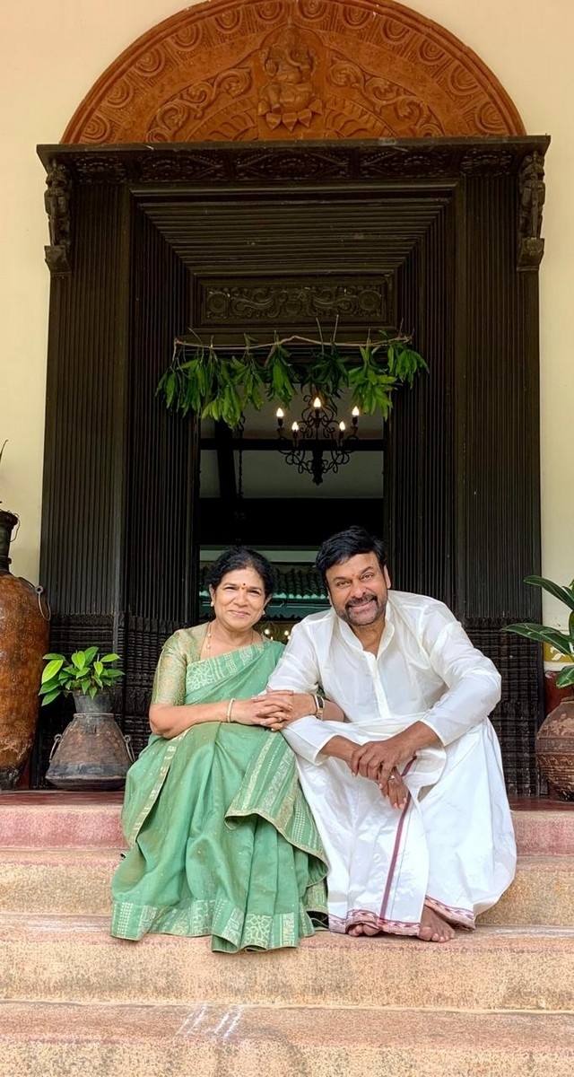 Celebrities Performs Ganesh Pooja - 8 / 16 photos