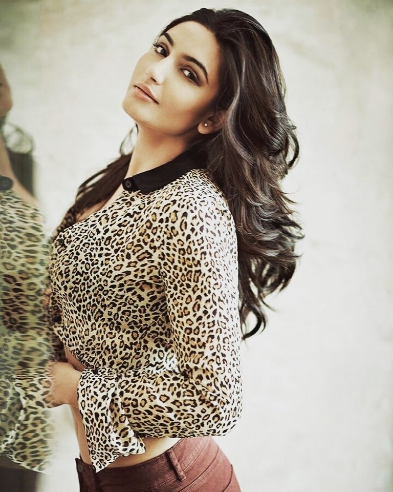 Ragini Dwivedi Images - 6 / 6 photos