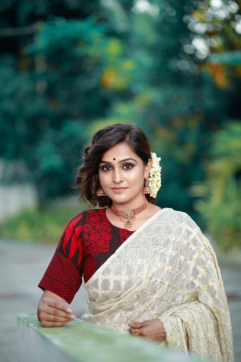 Remya Nambeesan Photos - 4 / 4 photos