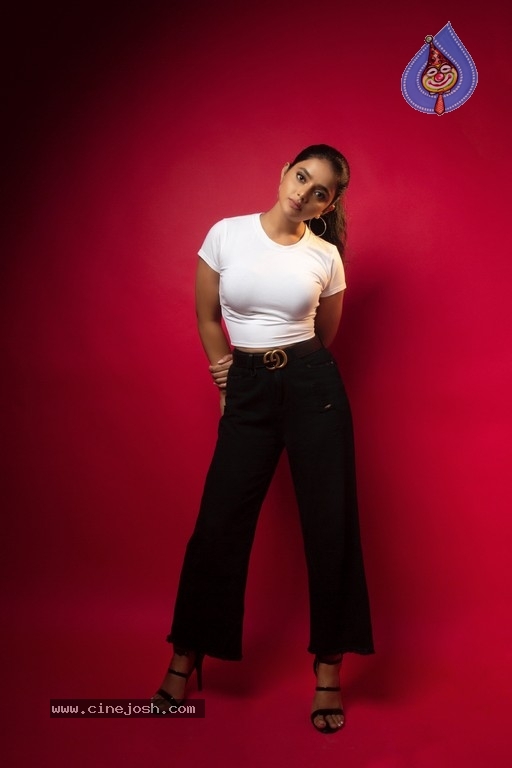 Sumaya Reddy Latest Photo Shoot - 5 / 16 photos