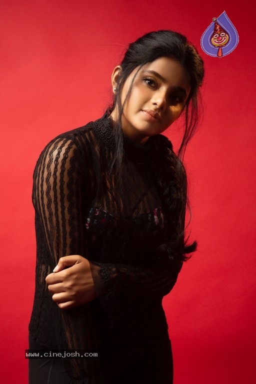 Sumaya Reddy Latest Photo Shoot - 8 / 16 photos