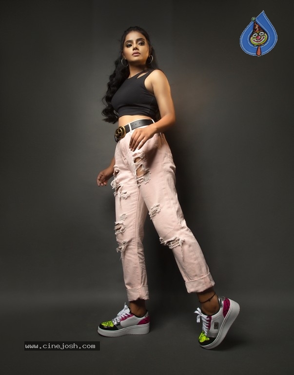 Sumaya Reddy Latest Photo Shoot - 11 / 16 photos