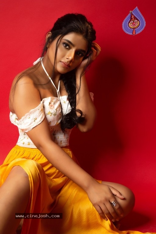 Sumaya Reddy Latest Photo Shoot - 15 / 16 photos