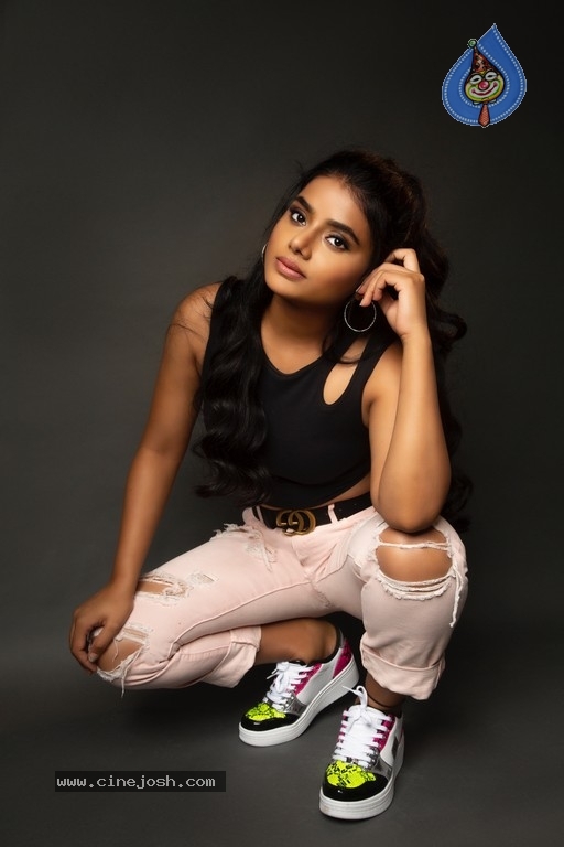 Sumaya Reddy Latest Photo Shoot - 16 / 16 photos