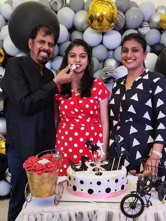 Roja Daughter Birthday Celebrations - 12 / 13 photos