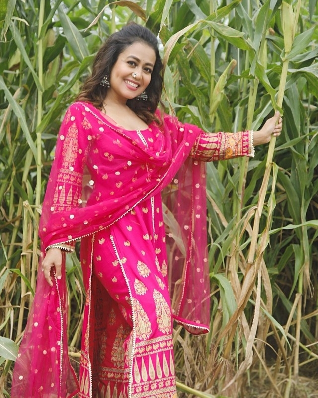 Neha Kakkar Photos - 2 / 6 photos