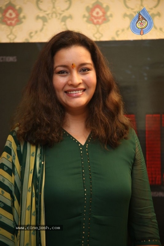 Renu Desai Photos - 5 / 16 photos