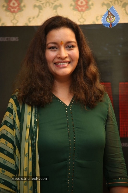 Renu Desai Photos - 7 / 16 photos