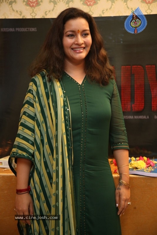 Renu Desai Photos - 16 / 16 photos