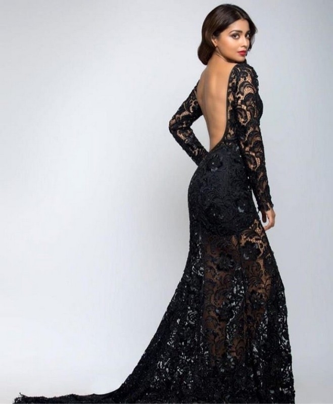 Shriya Saran Photos - 1 / 4 photos