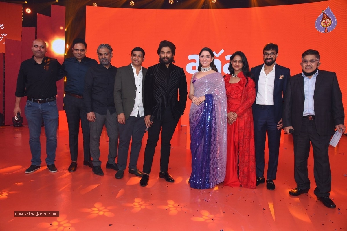 Aha Event An Evening with A Galaxy of Stars Photos - 33 / 42 photos