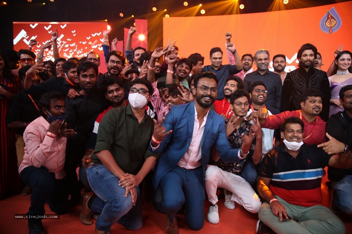 Aha Event An Evening with A Galaxy of Stars Photos - 34 / 42 photos