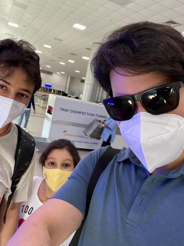 Mahesh Babu Family at Hyderabad Airport - 3 / 5 photos
