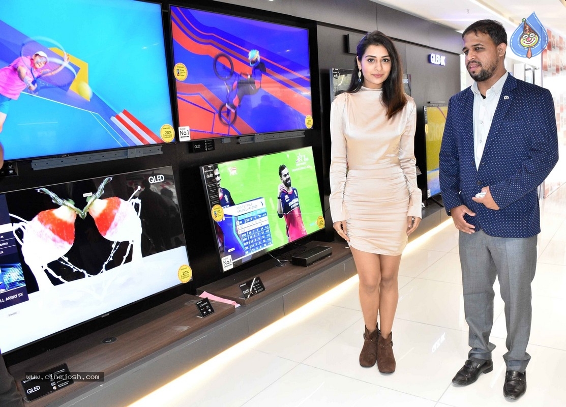 Payal Rajput Launches Bajaj Electronics 75th Store - 7 / 14 photos