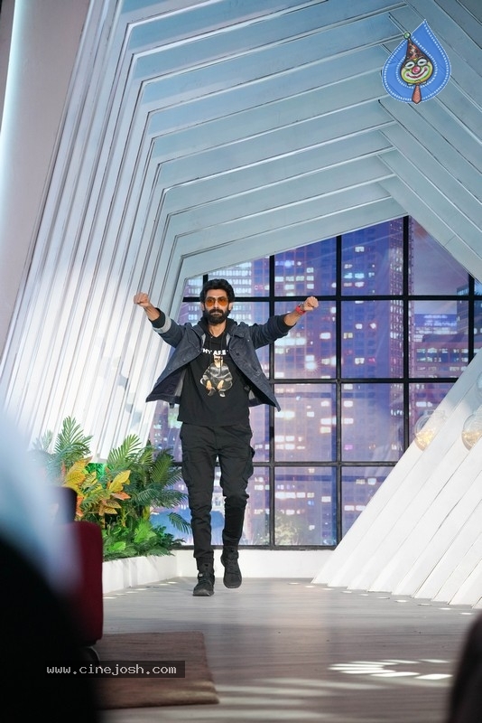 Rana Daggubati, Nag Ashwin and Samantha from the sets of SamJam - 16 / 23 photos