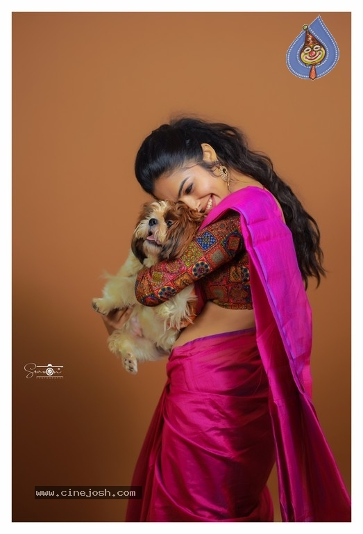 Divi Vadthya Photo Shoot - 7 / 13 photos