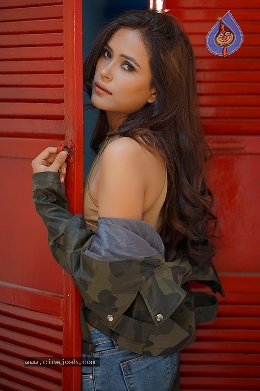 Rupali Sharma Photos - 16 / 19 photos