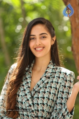 Simrat Kaur Randhawa Photos - 13 of 18